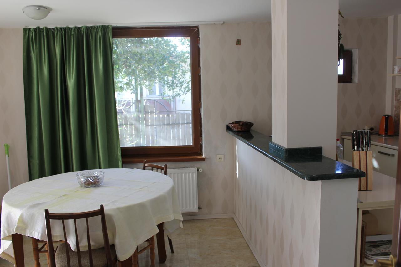 Nunua'S Bed And Breakfast Tbilisi Exterior photo